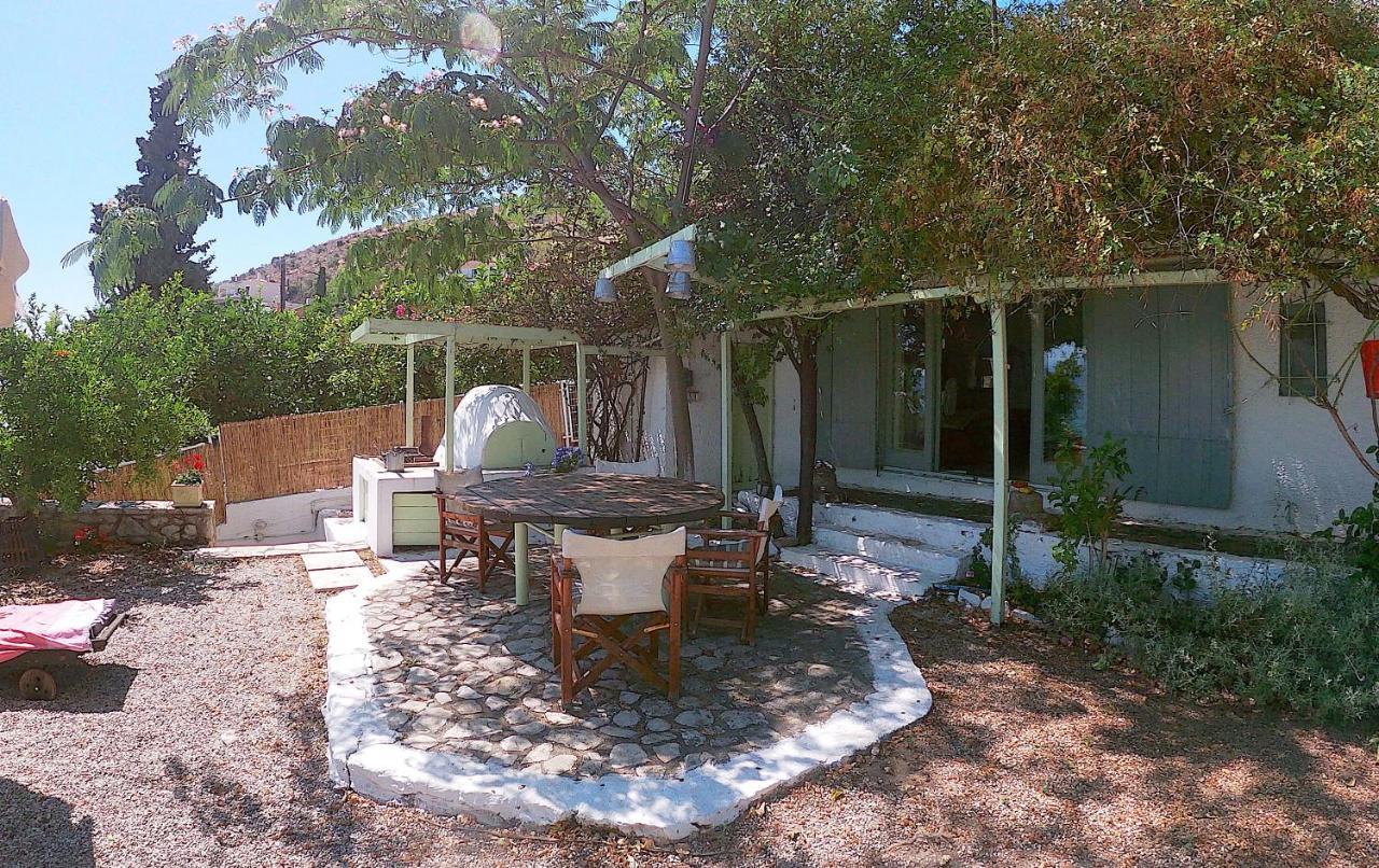 Kiveri 1876 Traditional Seafront Cottage Exterior photo