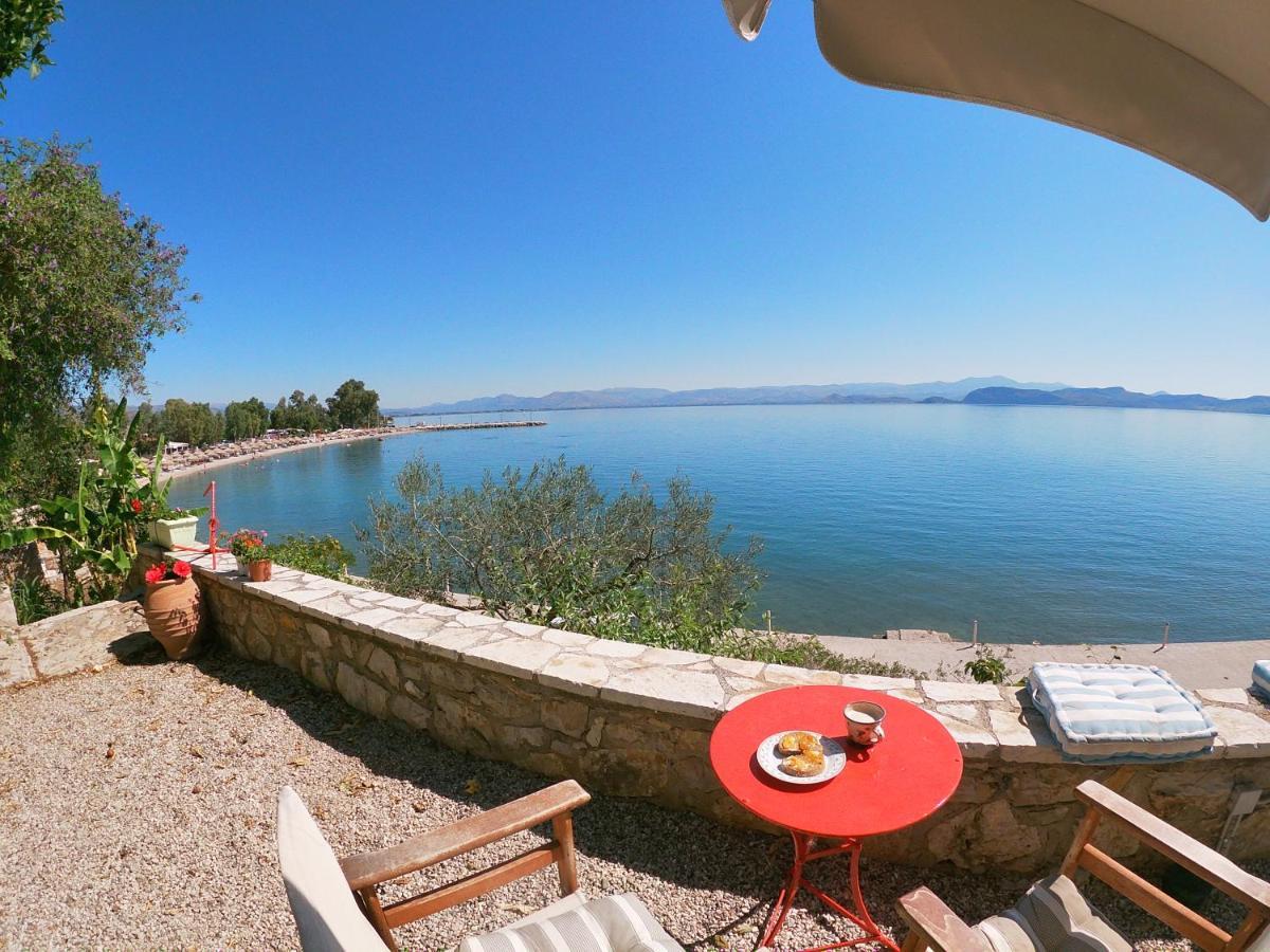 Kiveri 1876 Traditional Seafront Cottage Exterior photo