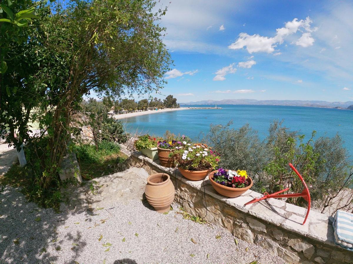 Kiveri 1876 Traditional Seafront Cottage Exterior photo