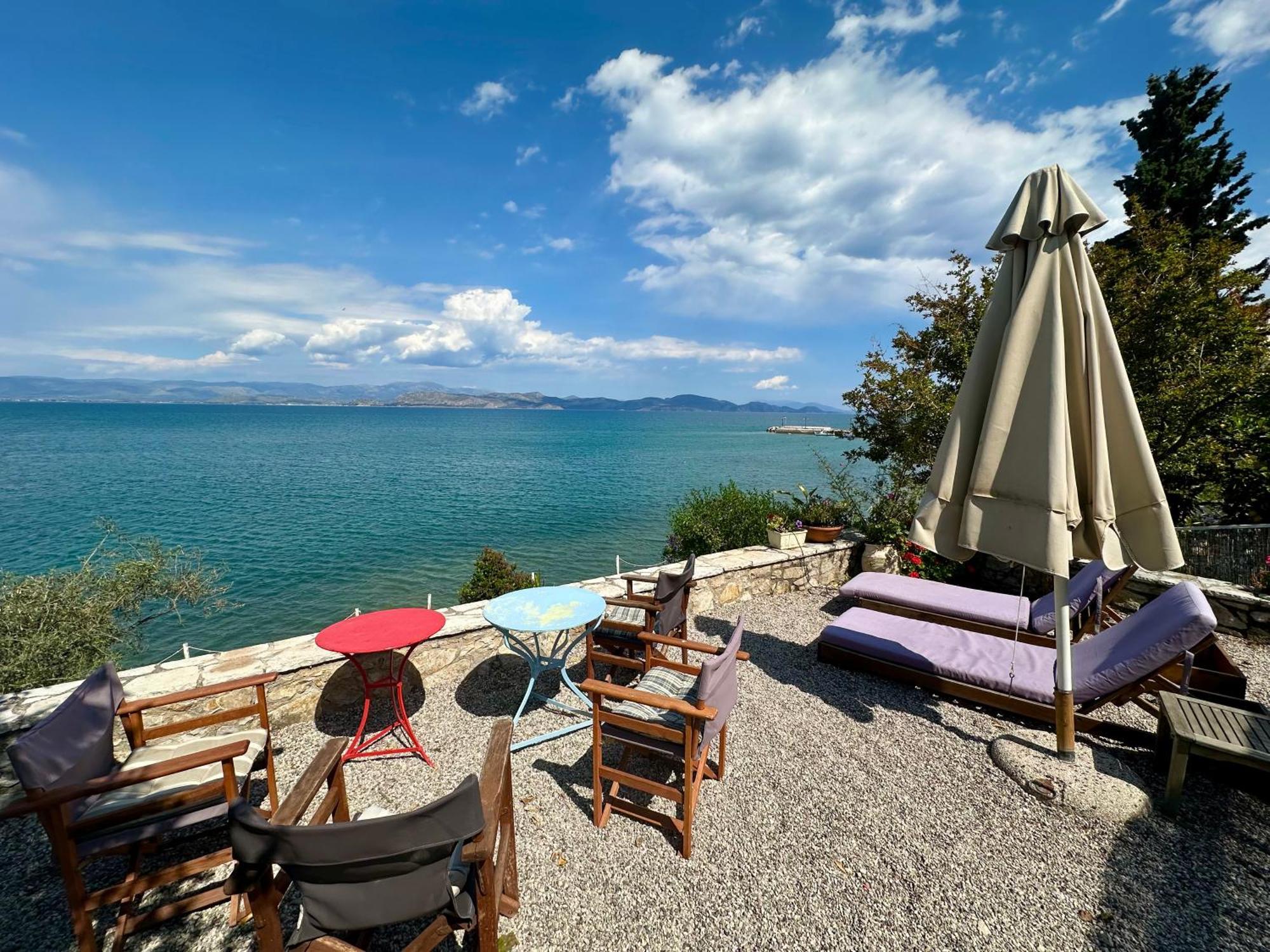 Kiveri 1876 Traditional Seafront Cottage Exterior photo